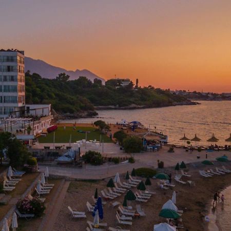 Ada Beach Hotel Krini エクステリア 写真