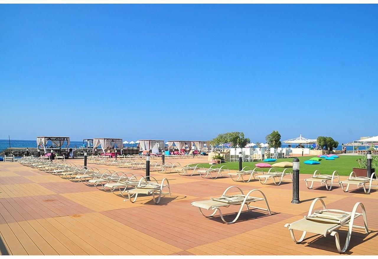 Ada Beach Hotel Krini エクステリア 写真