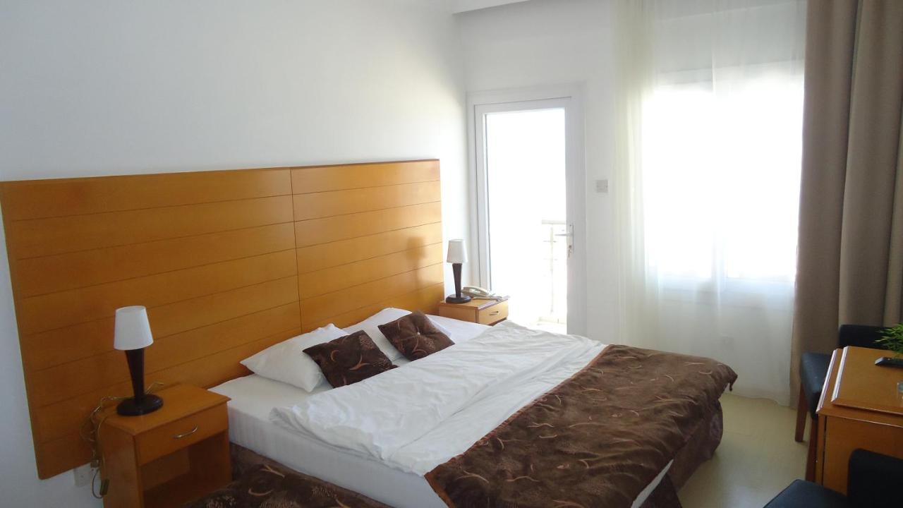 Ada Beach Hotel Krini エクステリア 写真